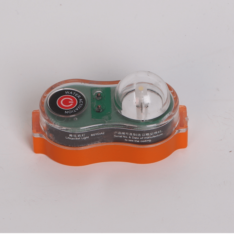 Luz de seguridad: descubra las funciones y usos de las luces de los chalecos salvavidas