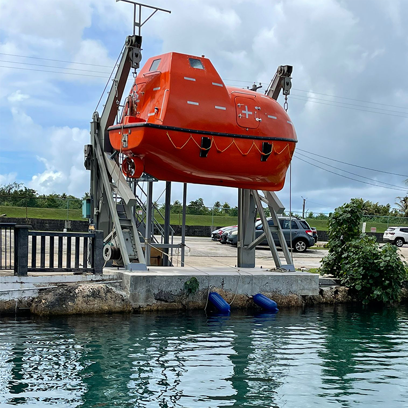 bote salvavidas cerrado7