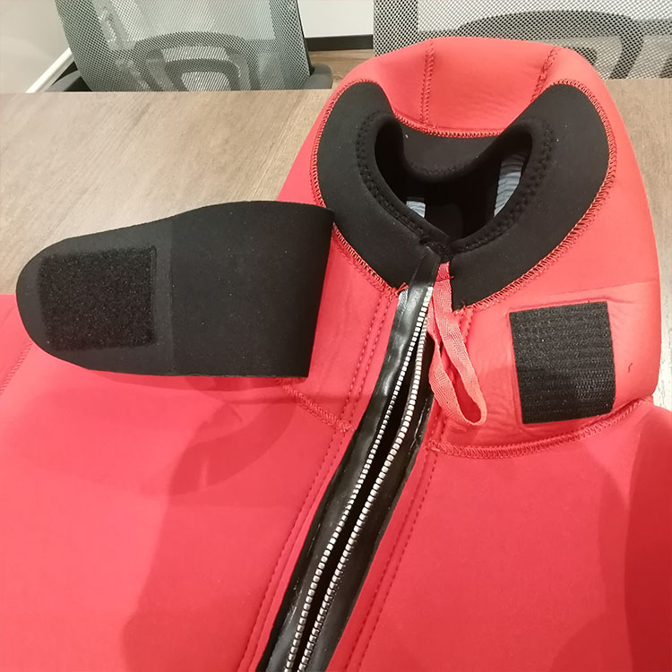 traje de inmersi&oacute;n23
