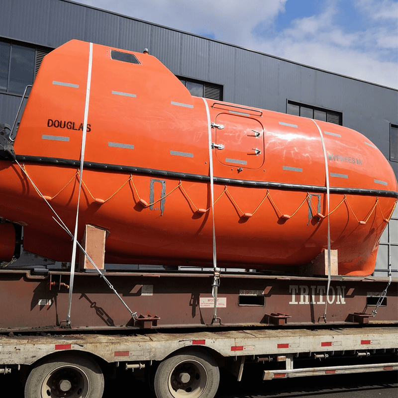 bote salvavidas cerrado6