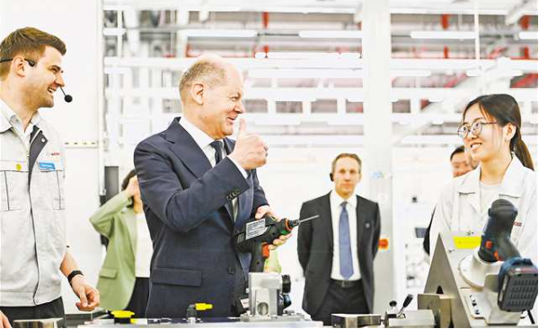 Alegría por Chongqing: acogen calurosamente la visita del Canciller alemán Olaf Scholz